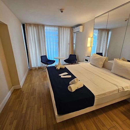 Orbi City Apartment With Sea View Batoemi Buitenkant foto