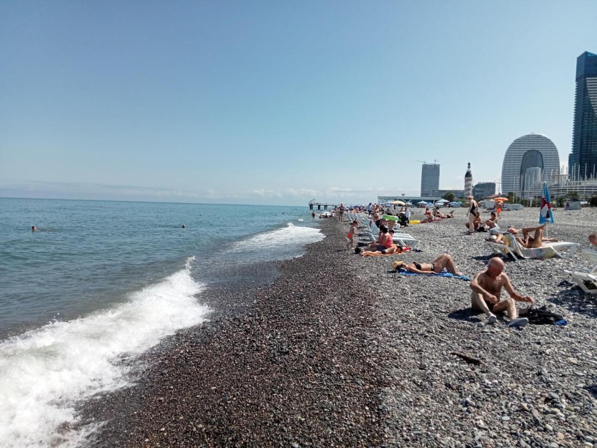 Orbi City Apartment With Sea View Batoemi Buitenkant foto