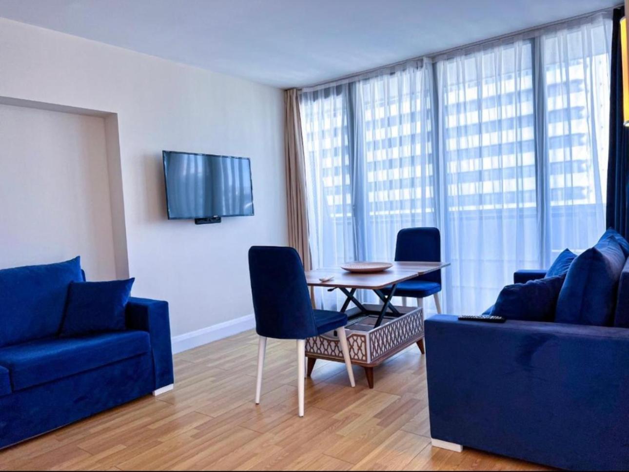 Orbi City Apartment With Sea View Batoemi Buitenkant foto