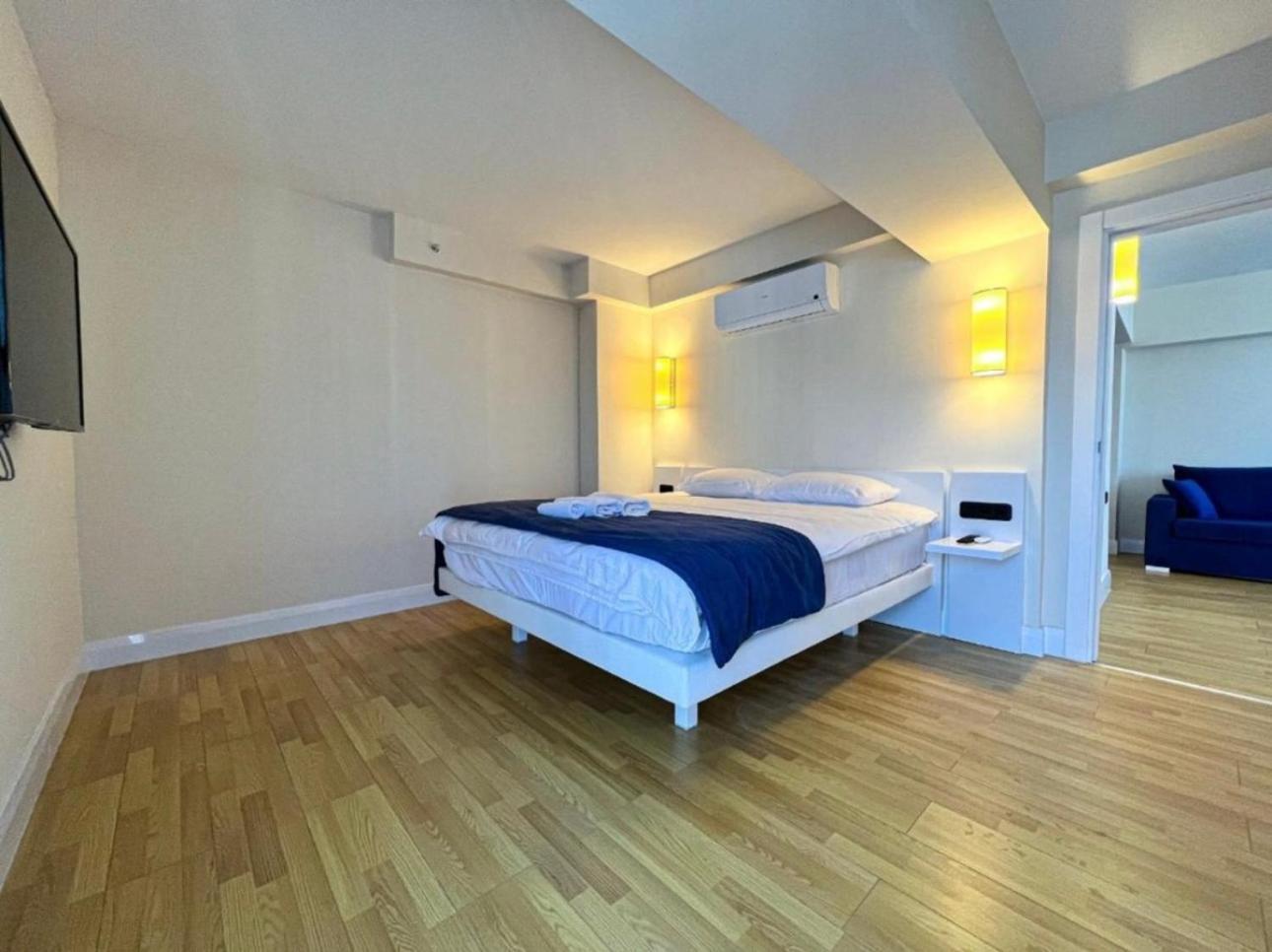 Orbi City Apartment With Sea View Batoemi Buitenkant foto