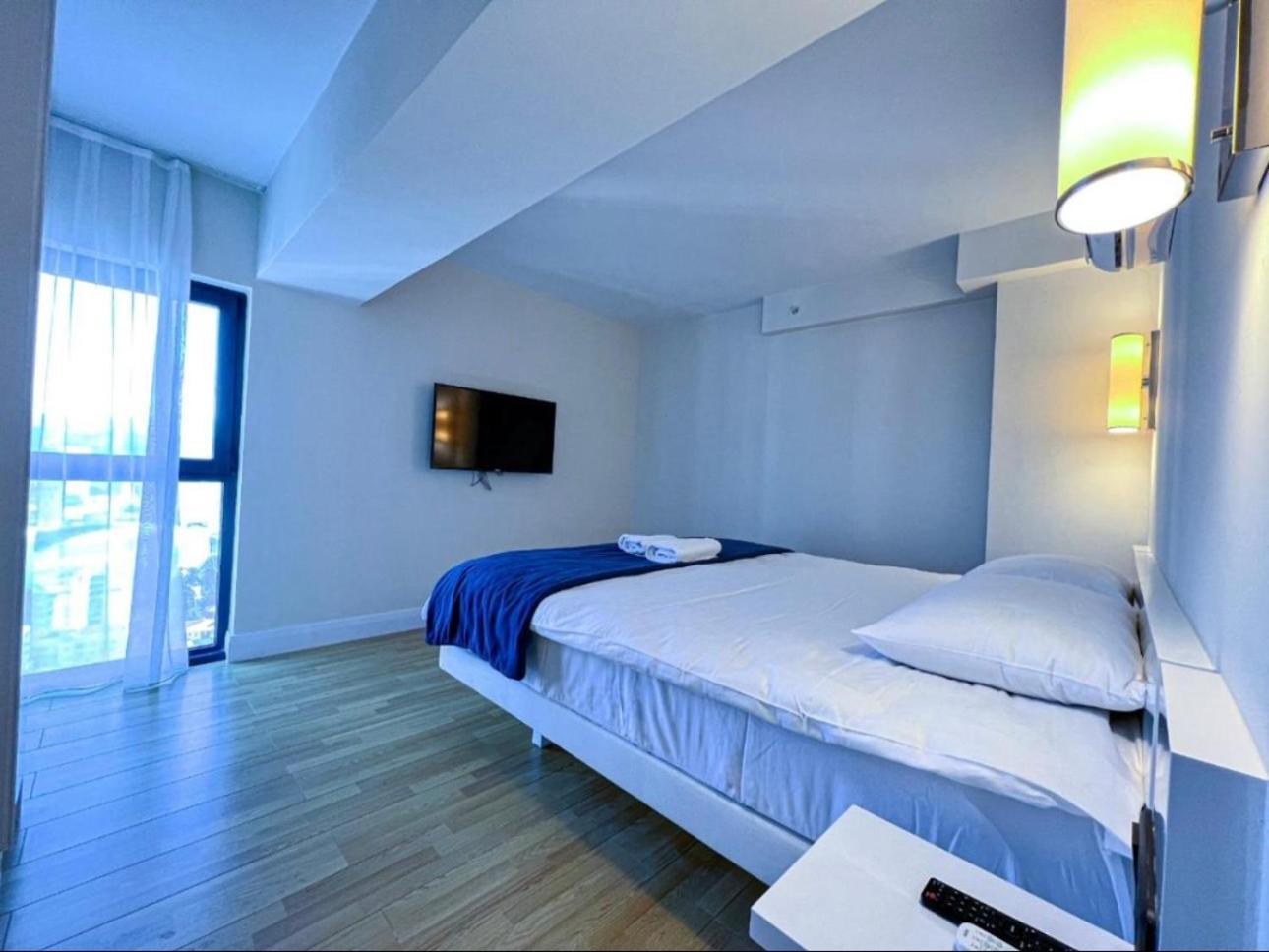 Orbi City Apartment With Sea View Batoemi Buitenkant foto