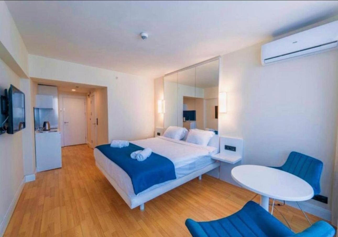 Orbi City Apartment With Sea View Batoemi Buitenkant foto