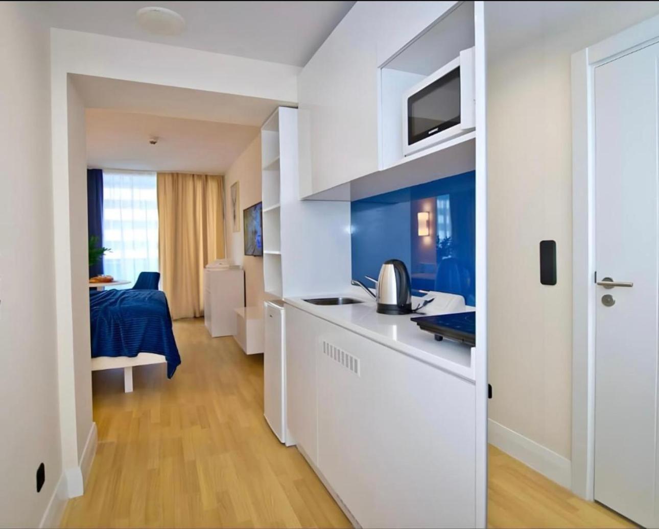 Orbi City Apartment With Sea View Batoemi Buitenkant foto