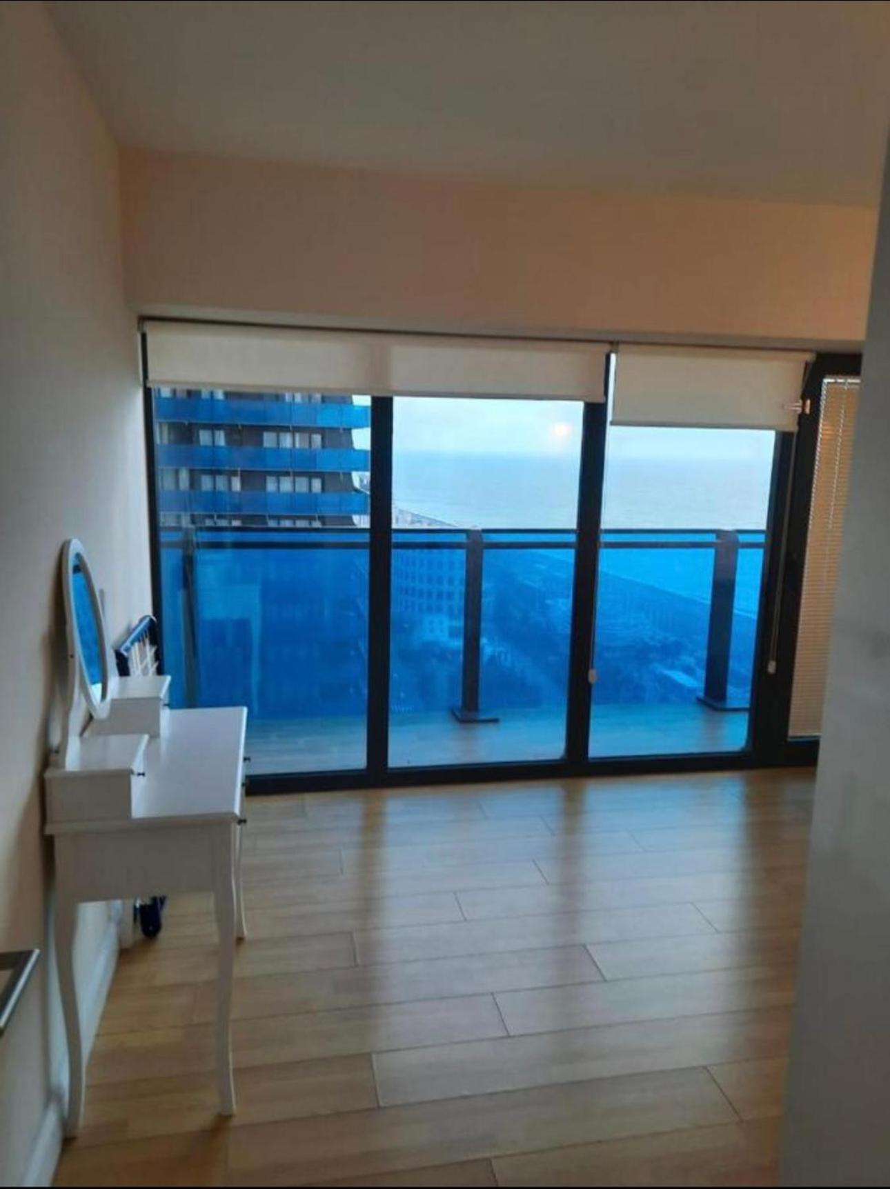 Orbi City Apartment With Sea View Batoemi Buitenkant foto
