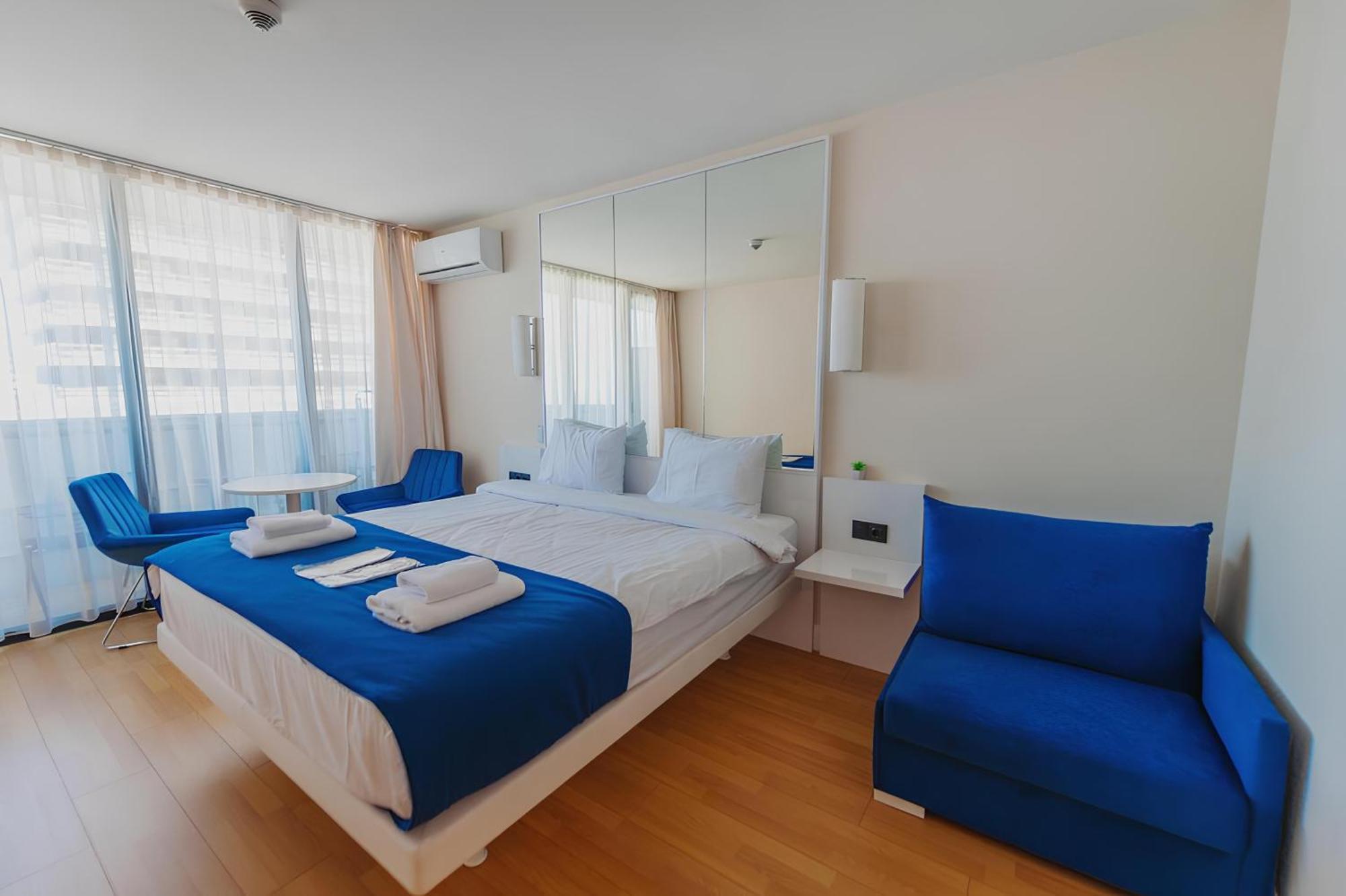 Orbi City Apartment With Sea View Batoemi Buitenkant foto
